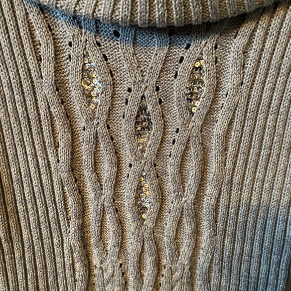 ROZ & ALI Gray Ribbed Metallic Cowl Neck Sequin Accent Sweater Size M - Picture 4 of 11